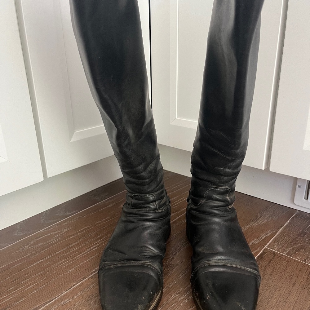 Women's Black Athletic Shoes